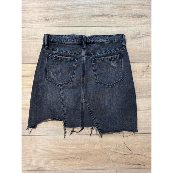Blank NYC Women’s Size 27 Black Distressed Jean Skirt Blanknyc - Picture 2 of 2